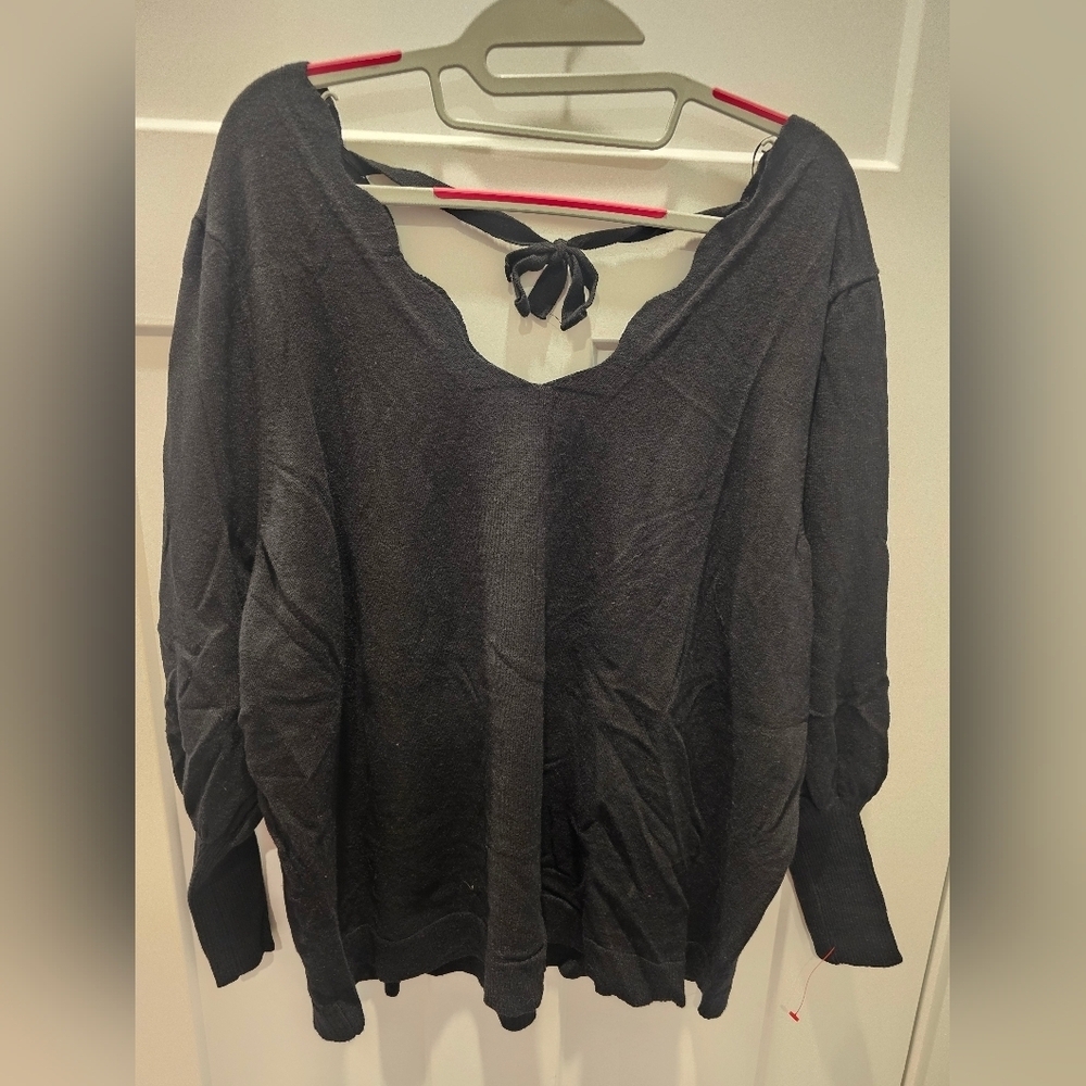 Love Scarlett Black Tie-Back Sweater Women’s 3X Scallop Neck Lightweight Knit